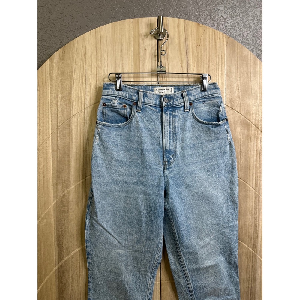 Abercrombie & Fitch The 90s Straight Ultra High Rise Curve Love Jeans Light Wash - Picture 2 of 10